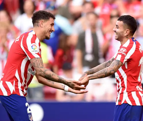 Ángel Correa busca convencer a José María Giménez, su ex compañero del Atlético de Madrid, que se sume a los Tigres para el próximo año. Getty Images