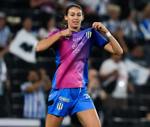Christina Burkenroad estaría en negociaciones avanzadas para dejar a Rayadas por el NC Courage de los Estados Unidos. @Rayadas Christina Burkenroad estaría en negociaciones avanzadas para dejar a Rayadas por el NC Courage de los Estados Unidos. @Rayadas
