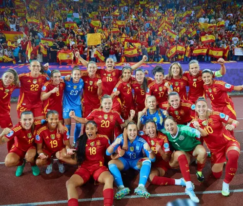 Lucía García de Rayadas aspira a ganar la Eurocopa con la Selección de España. @SEFutbolFem