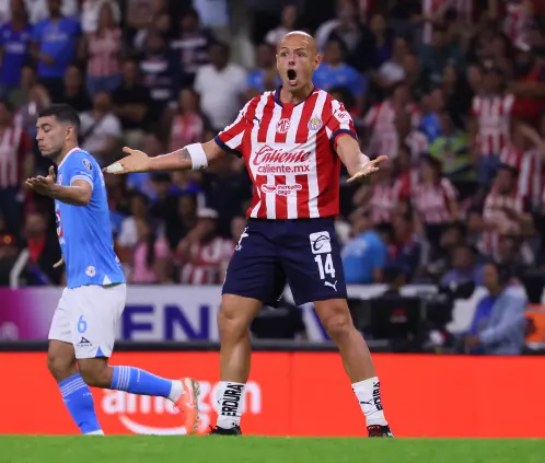 Las Chivas no renovarán el contrato de Chicharito tras sus comentarios machistas, por lo cual el Apertura 2025 será su último torneo. Getty Images