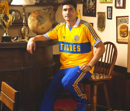 El jersey Adidas Originals de Tigres por el 65° aniversario ha sido elogiado a nivel mundial, siendo considerado uno de los mejores trabajos del año. @TigresOficial El jersey Adidas Originals de Tigres por el 65° aniversario ha sido elogiado a nivel mundial, siendo considerado uno de los mejores trabajos del año. @TigresOficial