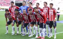 Chivas casi pierde en la mesa por un error del banquillo
