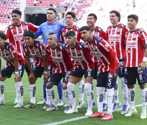 Chivas casi pierde en la mesa por un error del banquillo (Photo by Simon Barber/Getty Images) Chivas casi pierde en la mesa por un error del banquillo (Photo by Simon Barber/Getty Images)