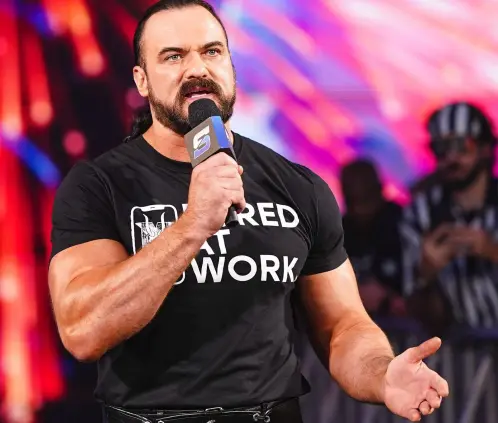 Drew McIntyre se ha quedado atrapado en el Reino Unidos por problemas de papelería y corre riesgo de perderse SummerSlam. @DMcIntyreWWE