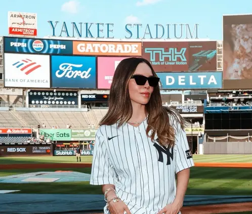 Belinda se roba los reflectores en el Yankee Stadium (MLB México X)