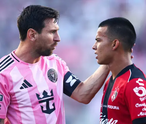 Messi explota ante Atlas: manotazo, reclamos y gol con furia (Photo by Megan Briggs/Getty Images)