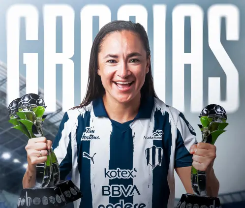 Las Rayadas se despidieron de Liz Rodríguez, que se retiró del futbol con 39 años de edad. @Rayadas Las Rayadas se despidieron de Liz Rodríguez, que se retiró del futbol con 39 años de edad. @Rayadas