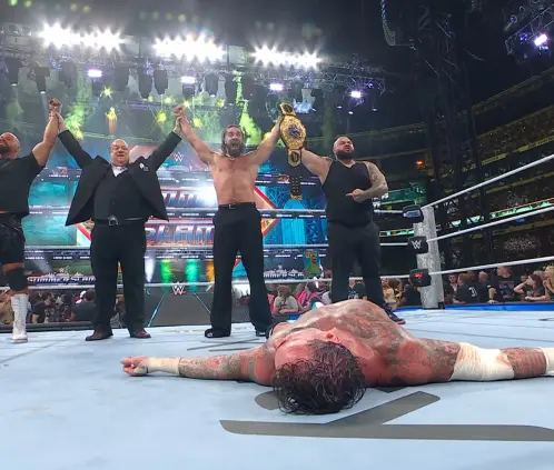 ¡Seth Rollins le roba el título a CM Punk en SummerSlam!