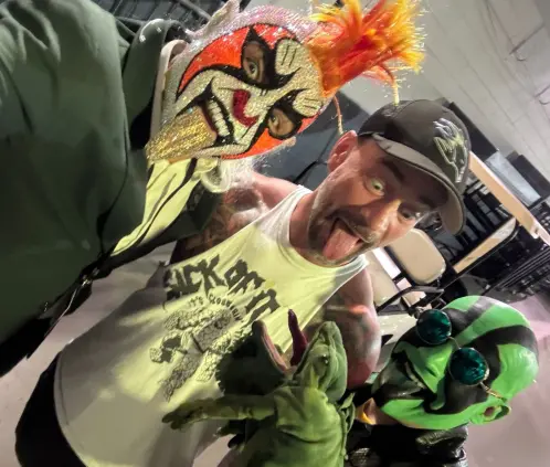 La WWE transmitirá la Triplemanía XXXIII a nivel mundial por YouTube completamente gratis. @MrIguana