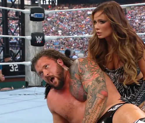 Karrion Kross y Lady Scarlett habrían tenido su despedida de la WWE en SummerSlam, al no haber renovado sus contratos. @WWE