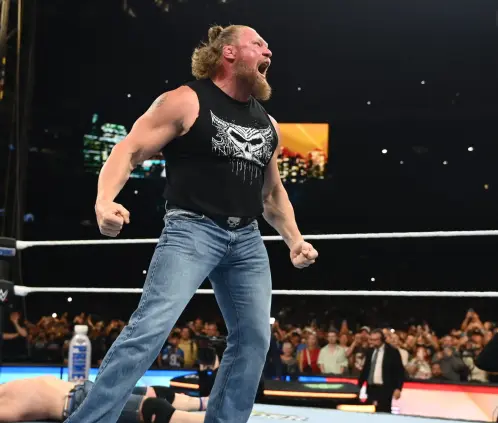 Brock Lesnar habría vuelto a la WWE por pedido de John Cena, pese a las denuncias en su contra. @USANetwork