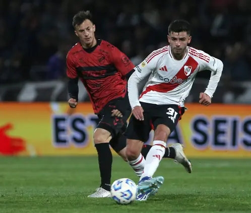 Santiago Simón de River Plate ha sido manejado como opción para reforzar al Toluca. Getty Images Santiago Simón de River Plate ha sido manejado como opción para reforzar al Toluca. Getty Images