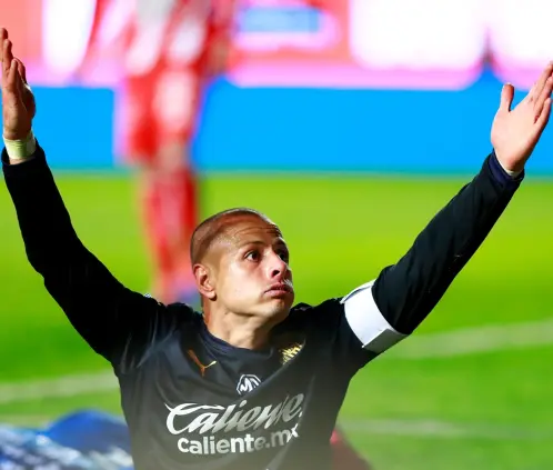 ¿Qué pasa con Chicharito? Su presente preocupa a todo Chivas (Photo by Leopoldo Smith/Getty Images) ¿Qué pasa con Chicharito? Su presente preocupa a todo Chivas (Photo by Leopoldo Smith/Getty Images)