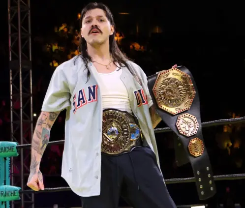 Dominik Mysterio dio a conocer que esta abierto a enfrentar a su padre Rey Mysterio si gana el Mgacampeonato Triple A en Triplemanía XXXIII. @DomMysterio35 Dominik Mysterio dio a conocer que esta abierto a enfrentar a su padre Rey Mysterio si gana el Mgacampeonato Triple A en Triplemanía XXXIII. @DomMysterio35