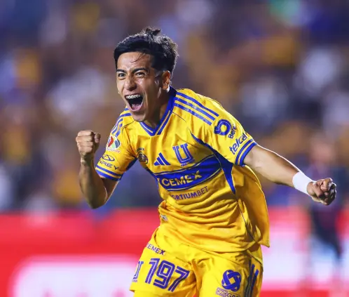 El Chicha Sánchez es el jugador más chaparro de la Liga MX en los últimos 30 años. Ricardo Rodríguez