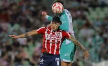 Alan Pulido vive su regreso más difícil con Chivas en 2025