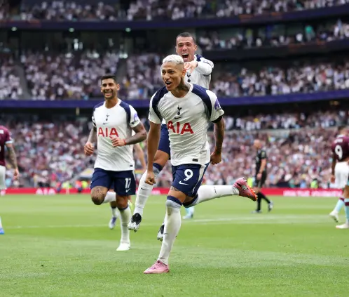 Richarlison deslumbra con tijera en la goleada del Tottenham (Photo by Justin Setterfield/Getty Images) Richarlison deslumbra con tijera en la goleada del Tottenham (Photo by Justin Setterfield/Getty Images)