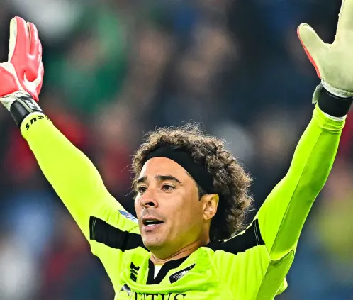 Guillermo Ochoa se encuentra en el radar de uno de los equipos de la Liga MX, que busca sus servicios para el Apertura 2025.