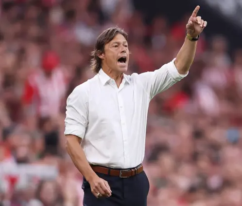 Matías Almeyda debutó en Sevilla, pero no de la mejor forma (Photo by Ion Alcoba Beitia/Getty Images)