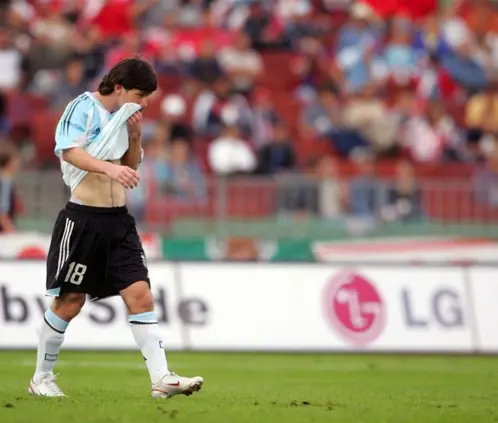 A 20 años del debut de Messi: la roja más rápida de su carrera (Soccer_Pharaoh X)