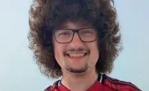 Fan cumple 317 días sin cortarse el pelo por el Manchester United