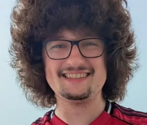 Fan cumple 317 días sin cortarse el pelo por el Manchester United