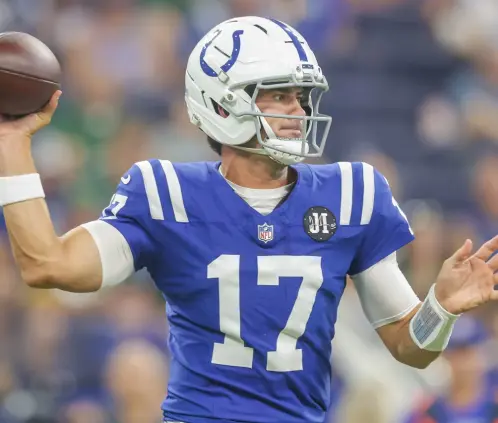 Daniel Jones gana la titularidad con Colts para la temporada 2025 (Photo by Michael Hickey/Getty Images)