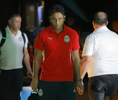 Luis Romo acepta culpas en Chivas ¿Podrá recuperar la confianza? (Photo by Manuel Guadarrama/Getty Images) Luis Romo acepta culpas en Chivas ¿Podrá recuperar la confianza? (Photo by Manuel Guadarrama/Getty Images)