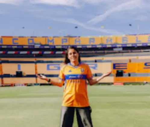 Lizbeth Ovalle se volvió la jugadora más cara en la historia del futbol femenil al pasar de Tigres al Orlando Pride por 1.5 millones de dólares. @TigresFemenil Lizbeth Ovalle se volvió la jugadora más cara en la historia del futbol femenil al pasar de Tigres al Orlando Pride por 1.5 millones de dólares. @TigresFemenil