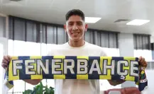Edson Álvarez llega a Turquía para reforzar al Fenerbache de José Mourinho