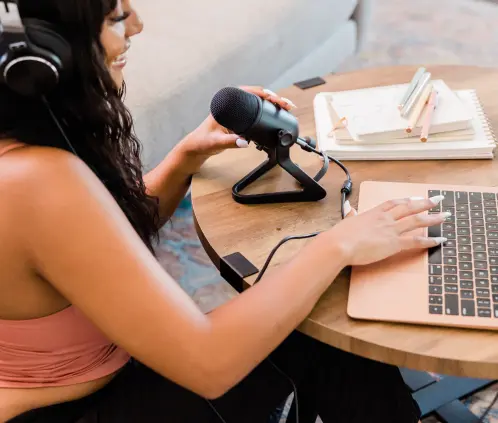 Los profesionales usan esta tecnología para grabar podcasts de alta calidad (Foto: Canva) Los profesionales usan esta tecnología para grabar podcasts de alta calidad (Foto: Canva)