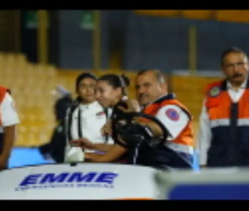 Anika Rodríguez salió lesionada y llorando del juego de Estrellas de la Liga MX Femenil contra el Barcelona. Nora Guerrero