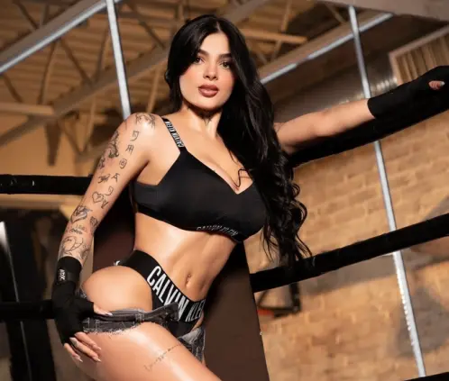 Karely Ruíz sería la estrella del show de peleas de streamers que planea Poncho de Nigris en Monterrey. @karelyruiz Karely Ruíz sería la estrella del show de peleas de streamers que planea Poncho de Nigris en Monterrey. @karelyruiz