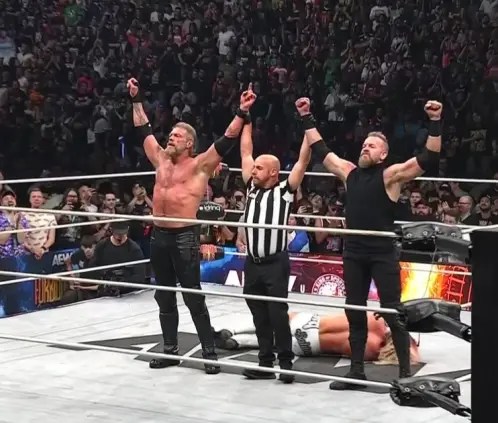 Adam Copeland y Christian Cage ganaron en su reencuentro como equipo en AEW Forbidden Door. @AEW Adam Copeland y Christian Cage ganaron en su reencuentro como equipo en AEW Forbidden Door. @AEW