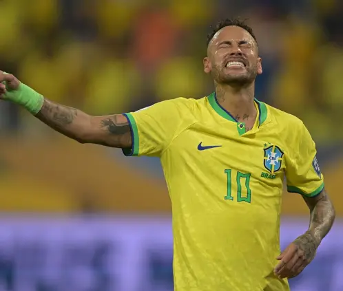 Neymar sufre un nuevo golpe: lesión, sanción y dudas en Brasil (Photo by Pedro Vilela/Getty Images) Neymar sufre un nuevo golpe: lesión, sanción y dudas en Brasil (Photo by Pedro Vilela/Getty Images)