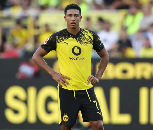Jobe Bellingham debut polémico: su padre confronta a la directiva (Photo by Christof Koepsel/Getty Images) Jobe Bellingham debut polémico: su padre confronta a la directiva (Photo by Christof Koepsel/Getty Images)