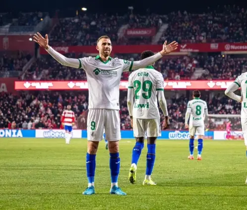 El Getafe mandó a Borja Mayoral mientras se define su posible traspaso a Rayados. @Mayoral_Borja El Getafe mandó a Borja Mayoral mientras se define su posible traspaso a Rayados. @Mayoral_Borja