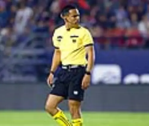 Los árbitros Joaquín Vizcarra y Fernando Hernández se quedaron fuera de la fecha 7 del Apertura 2025 por sus errores en contra de Tigres ante el Mazatlán. Getty Images Los árbitros Joaquín Vizcarra y Fernando Hernández se quedaron fuera de la fecha 7 del Apertura 2025 por sus errores en contra de Tigres ante el Mazatlán. Getty Images