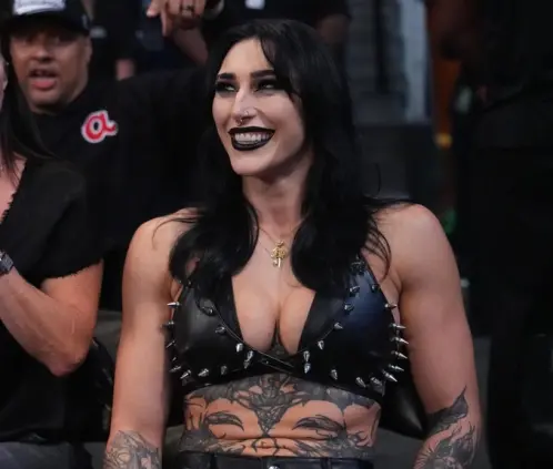 Rhea Ripley denunció que sufrió acoso por parte de aficionados franceses previo a Clash In Paris. @WWE Rhea Ripley denunció que sufrió acoso por parte de aficionados franceses previo a Clash In Paris. @WWE