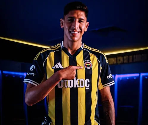 Edson Álvarez debutó como titular con el Fenerbahce de Turquía. @Fenerbahce