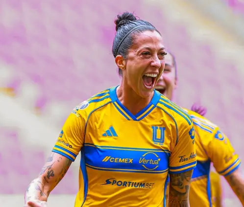 Jenni Hermoso fue la figura de Tigres Femenil al marcarle tres veces a Chivas. @TigresFemenil Jenni Hermoso fue la figura de Tigres Femenil al marcarle tres veces a Chivas. @TigresFemenil