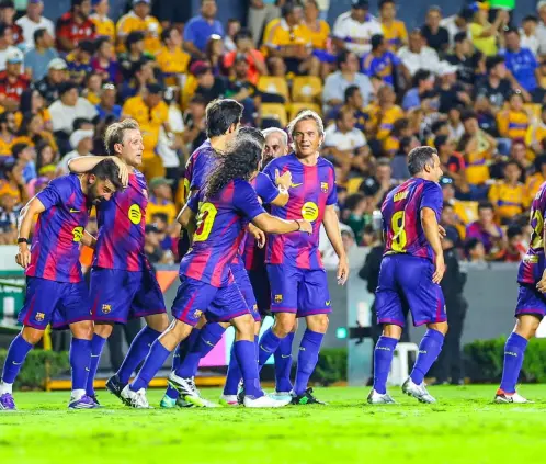 Deslumbran las leyendas de Tigres y Barcelona en el Estadio Universitario (Nora Guerrero / POSTA DEPORTES) Deslumbran las leyendas de Tigres y Barcelona en el Estadio Universitario (Nora Guerrero / POSTA DEPORTES)