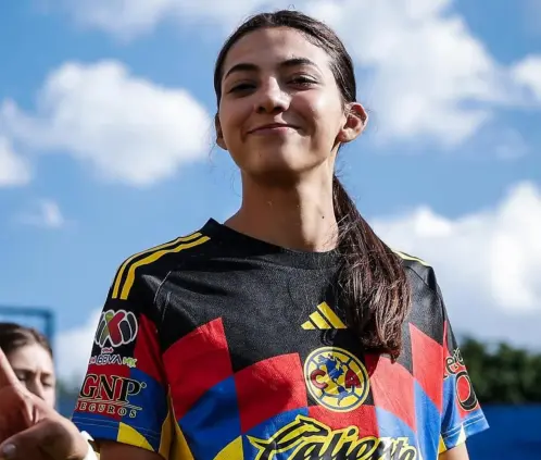Eligen a Montserrat Saldívar, del América Femenil, como mejor jugadora del mundo (Foto: saldivarmontserrat IG) Eligen a Montserrat Saldívar, del América Femenil, como mejor jugadora del mundo (Foto: saldivarmontserrat IG)