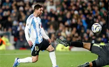 Lionel Messi hace un golazo en su último juego de eliminatorias como local en Argentina