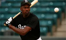 ¿Qué hubiera pasado si Michael Jordan se hubiera dedicado al beisbol? La IA crea una historia de locura