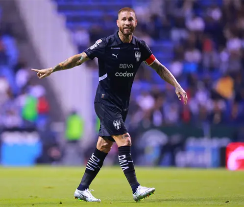 Sergio Ramos protagonizó una pelea con la aerolínea irlandesa Ryanair, que trata de prohibir su canción Cibeles en sus vuelos. Getty Images Sergio Ramos protagonizó una pelea con la aerolínea irlandesa Ryanair, que trata de prohibir su canción Cibeles en sus vuelos. Getty Images