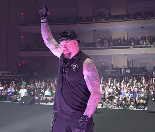Undertaker estuvo en el show de Lucha Libre AAA en Monterrey, como parte de su nuevo rol en esta empresa. @undertaker Undertaker estuvo en el show de Lucha Libre AAA en Monterrey, como parte de su nuevo rol en esta empresa. @undertaker