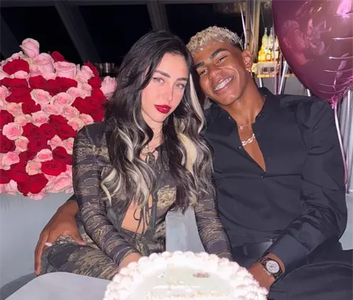 Lamine Yamal habría confirmado por accidente que sigue su relación con Nicki Nicole. @lamineyamal Lamine Yamal habría confirmado por accidente que sigue su relación con Nicki Nicole. @lamineyamal