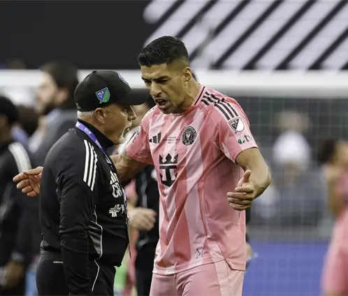 Luis Suárez recibió tres juegos de suspensión en la MLS por agredir al técnico de Seattle Sounders en la Final de la Legues Cup. Getty Images
