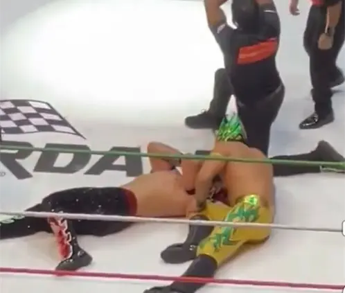 Octagón Jr. se lastimó el cuello durante el show de Lucha Libre AAA en Monterrey, ahora corre el riesgo de perderse Worlds Collide. @RobViper Octagón Jr. se lastimó el cuello durante el show de Lucha Libre AAA en Monterrey, ahora corre el riesgo de perderse Worlds Collide. @RobViper